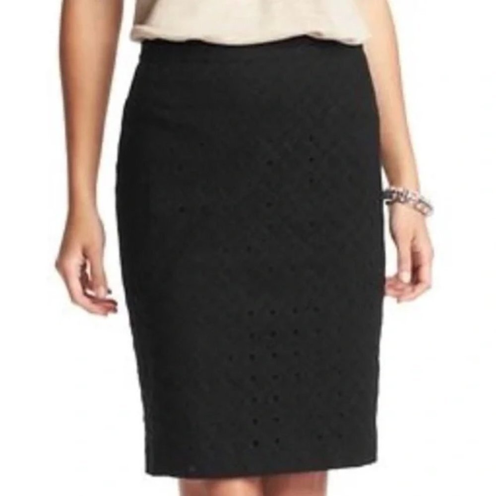 NWT Loft Eyelet Lace‎ Pencil Skirt